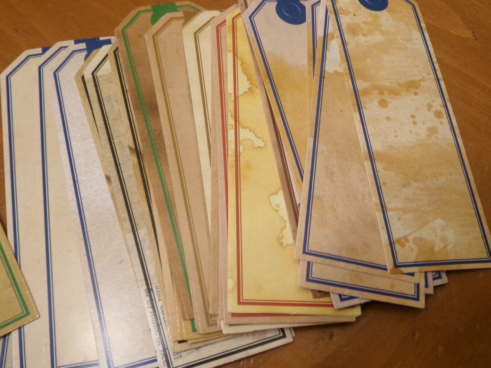 GREAT PERFECT TAGS FOR GARAGE SALE BLANK TAGS FOR VARIED FOR PRICING NO STRINGS