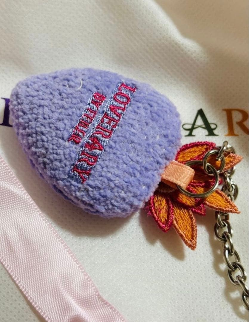 FEILER LOVERARY Corazon Heart Strawberry Charm Keyring Pink Purple 3.5 x 3.1 in