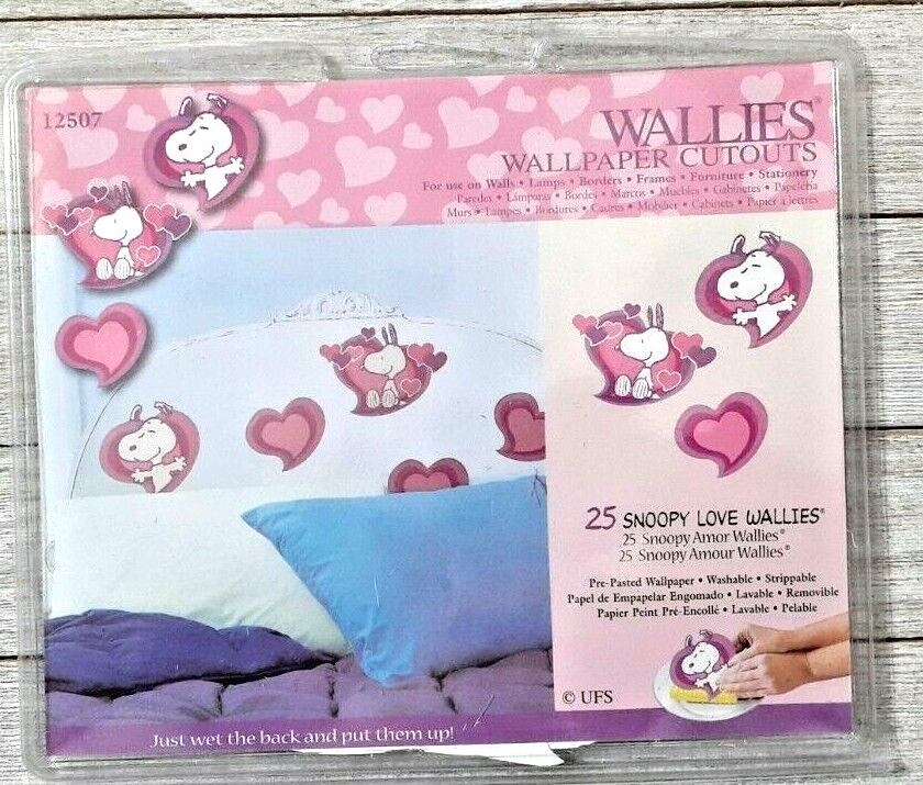 Peanuts Snoopy Wallies Love Hearts 25 Piece Pre-pasted Wall Cutouts Decals