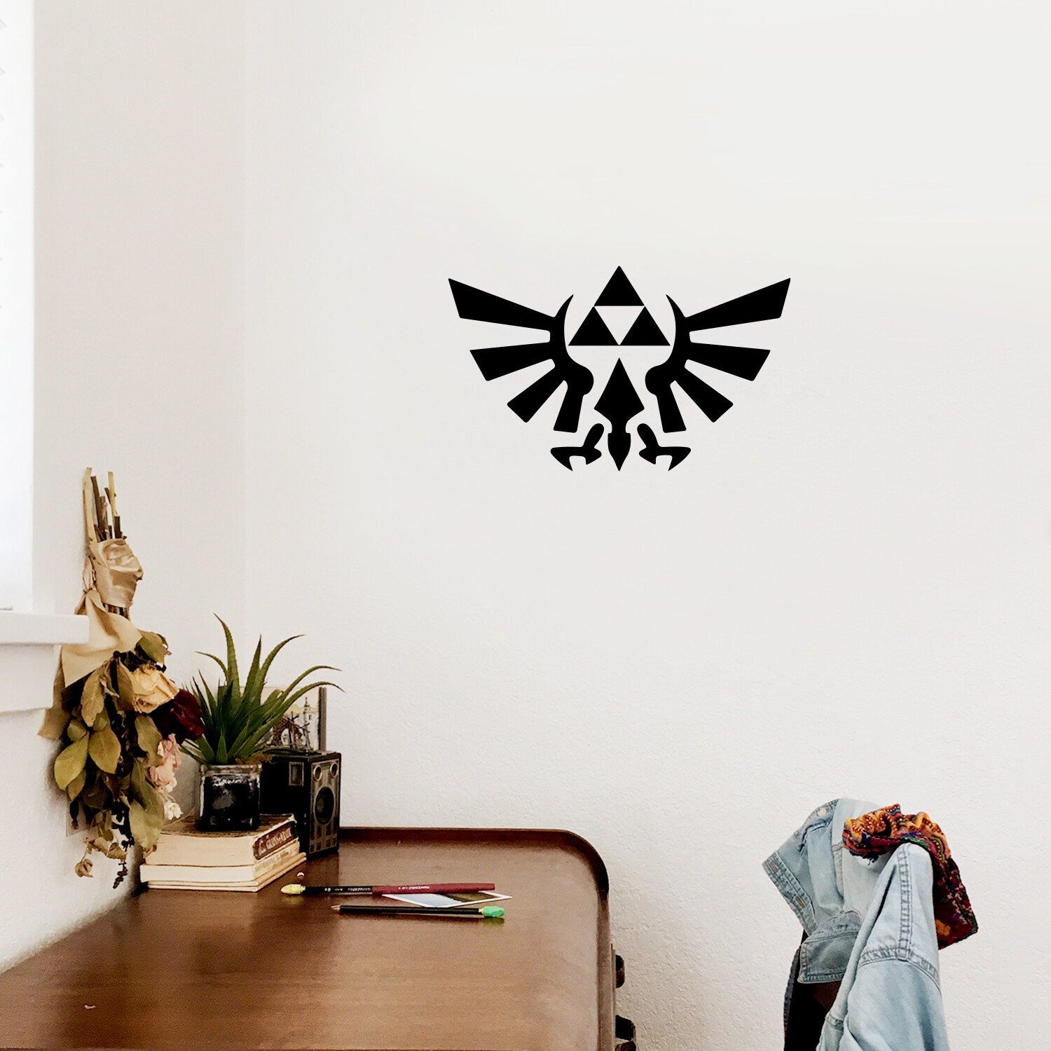 Vinyl Wall Art Decal – Zelda Logo – 15" x 25" – Trendy Fun Cool Gaming Design