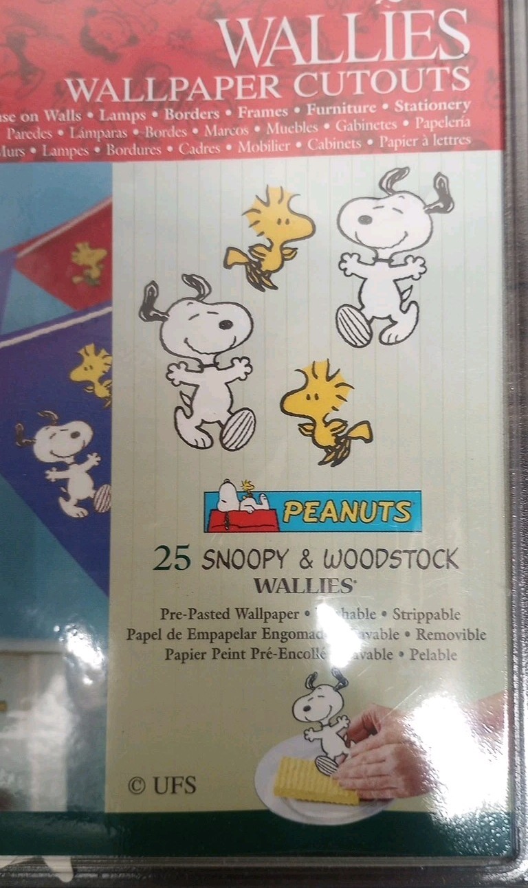 Wallies Peanuts Snoopy & Woodstock 25 Piece Cutouts Decals Prepasted Wallpaper