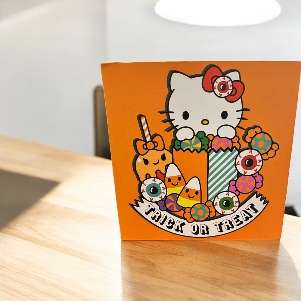 Hello Kitty Trick or Treat Wooden Halloween Painted Art Picture Decoration