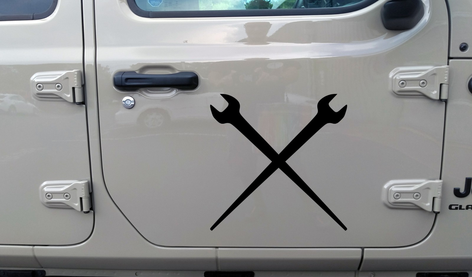 Crossed Spud Wrenches Vinyl Decal | Ironworker Tool Sticker | Construction Art