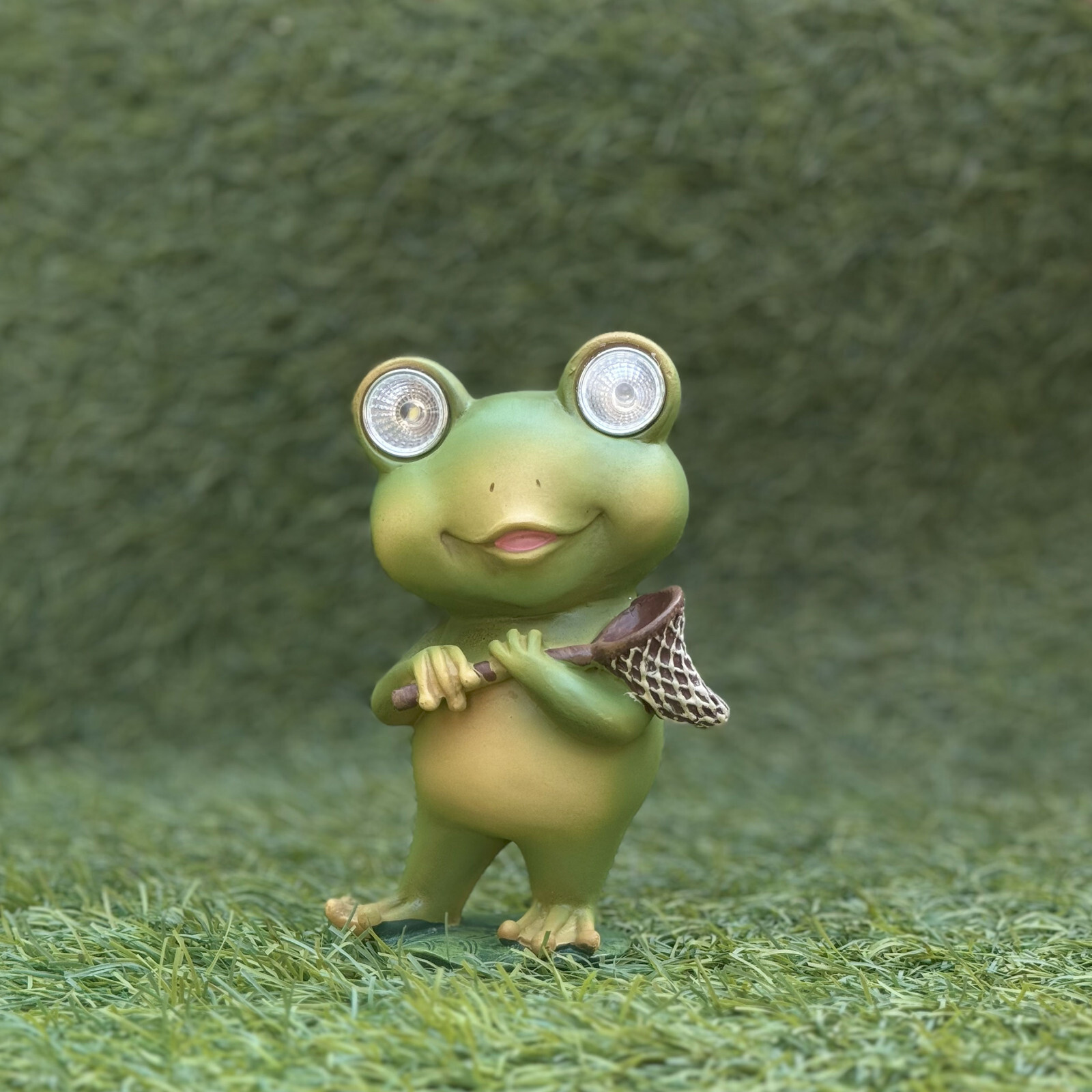 KRAFTSKALA Playful Solar-Powered Resin Adorable Frog Statue–Garden-Indoor Decor