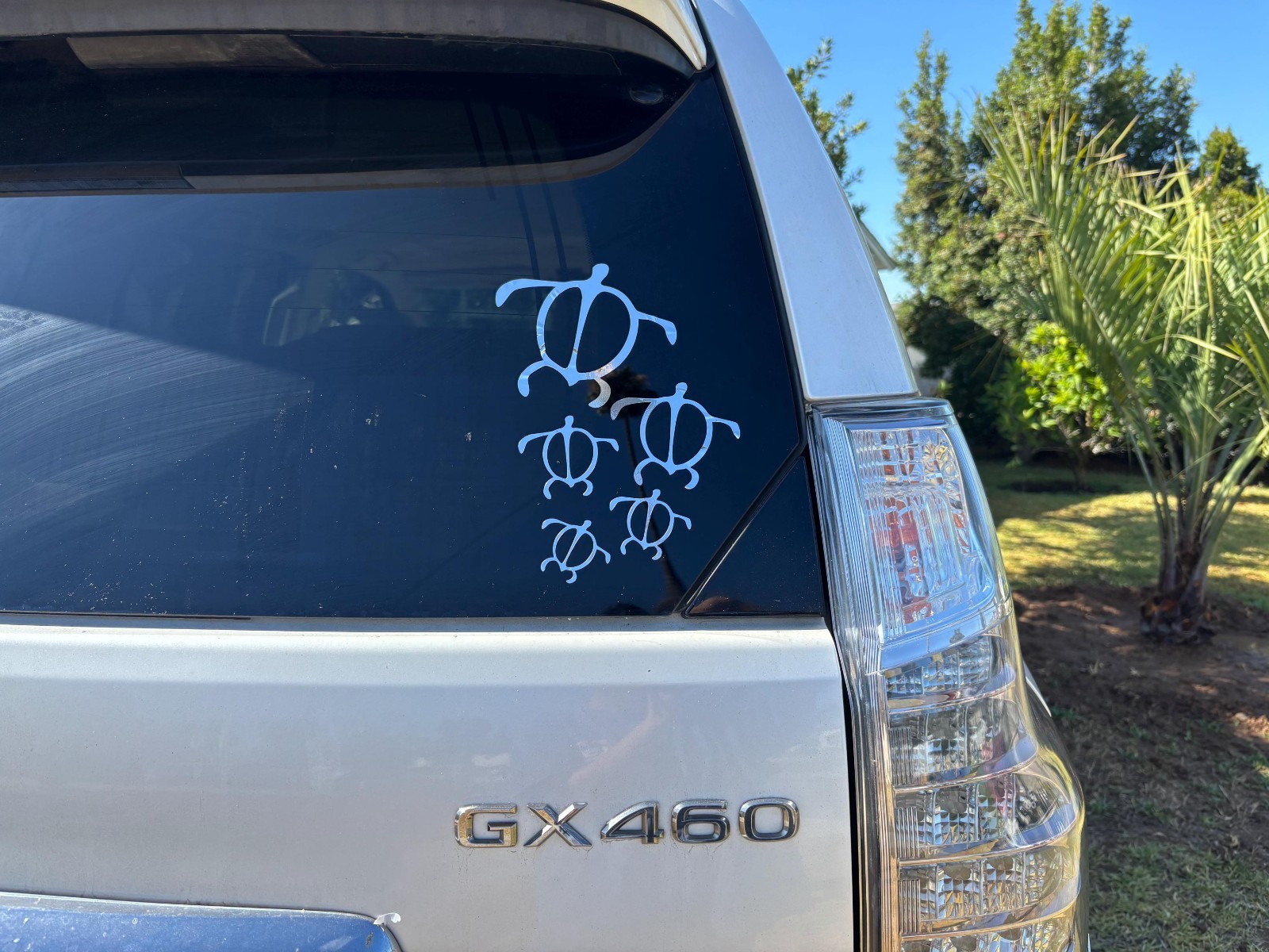 Hawaiian Design 9" Chrome Honu Sea Turtle Ohana Family Decal Sticker