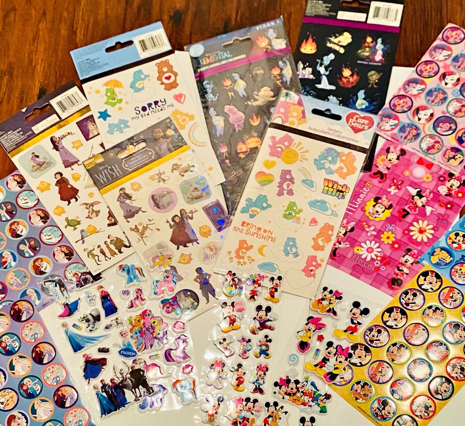 250+ Sticker My Little Pony Care Bears Hello Kitty Disney MICKEY MINNIE FROZEN