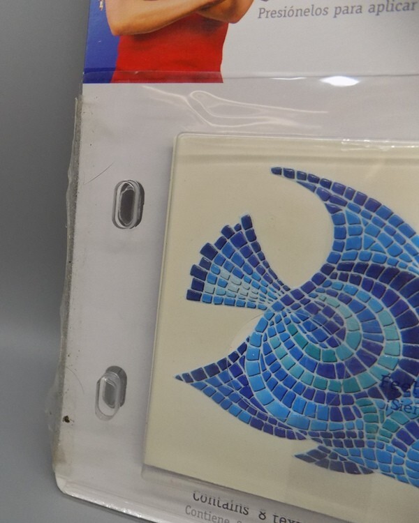 2 Trading Spaces Fish Blue Mosaic Tile Tile Appliques 16 Appliques Total New
