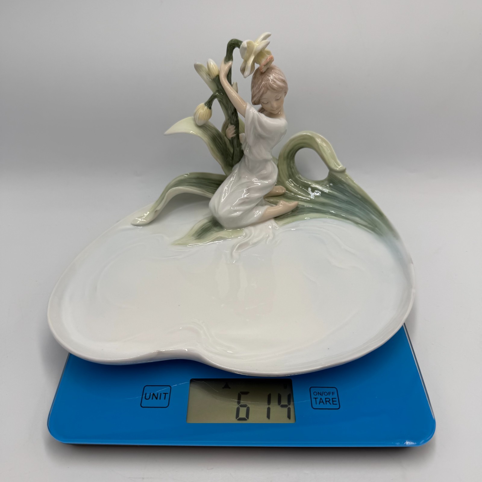 Elegant Porcelain Girl Daffodil Vanity Jewelry Trinket Tray Figurine Dish