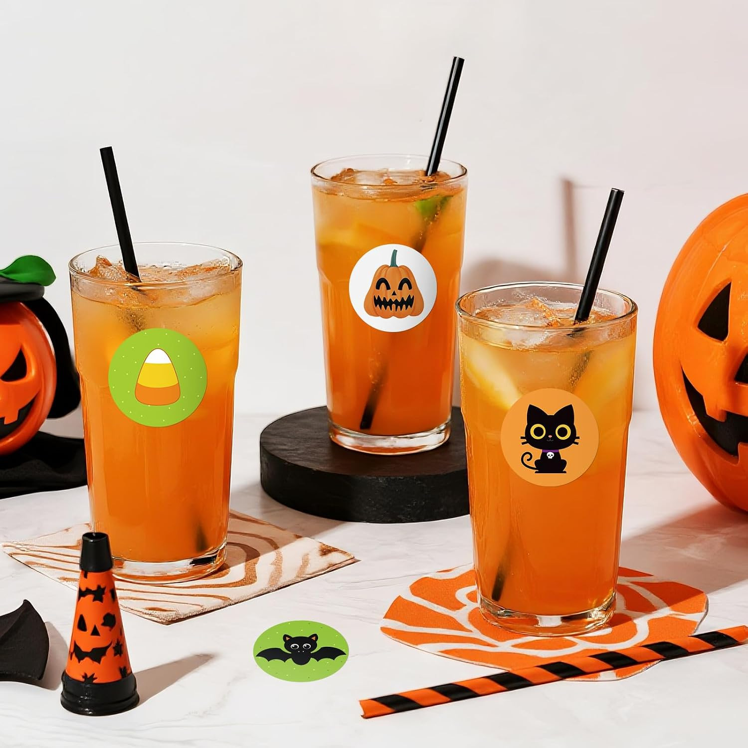 1000 Pcs Halloween Stickers | 1.5 Inch round Pumpkins, Bats, Spiders, Ghosts, Ca