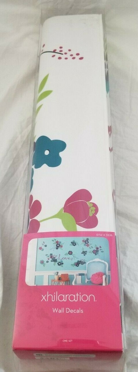 Xhilaration Floral – Love Wall Decals NIP