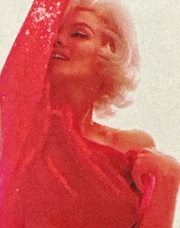 MARILYN MONROE STICKER✨💋✨🩷✨💋✨3 3/8” x 2 5/8”✨VITAGE✨CUTE✨PINKY✨SEXY✨❤️‍🔥💫