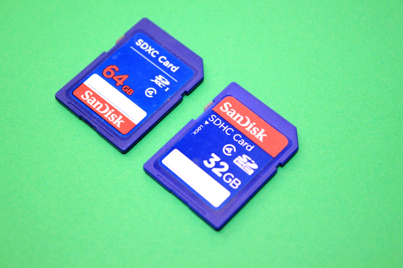 Set of 2 SanDisk (1) 32GB & (1) 64GB Class 4 SDHC Flash Memory SD Card