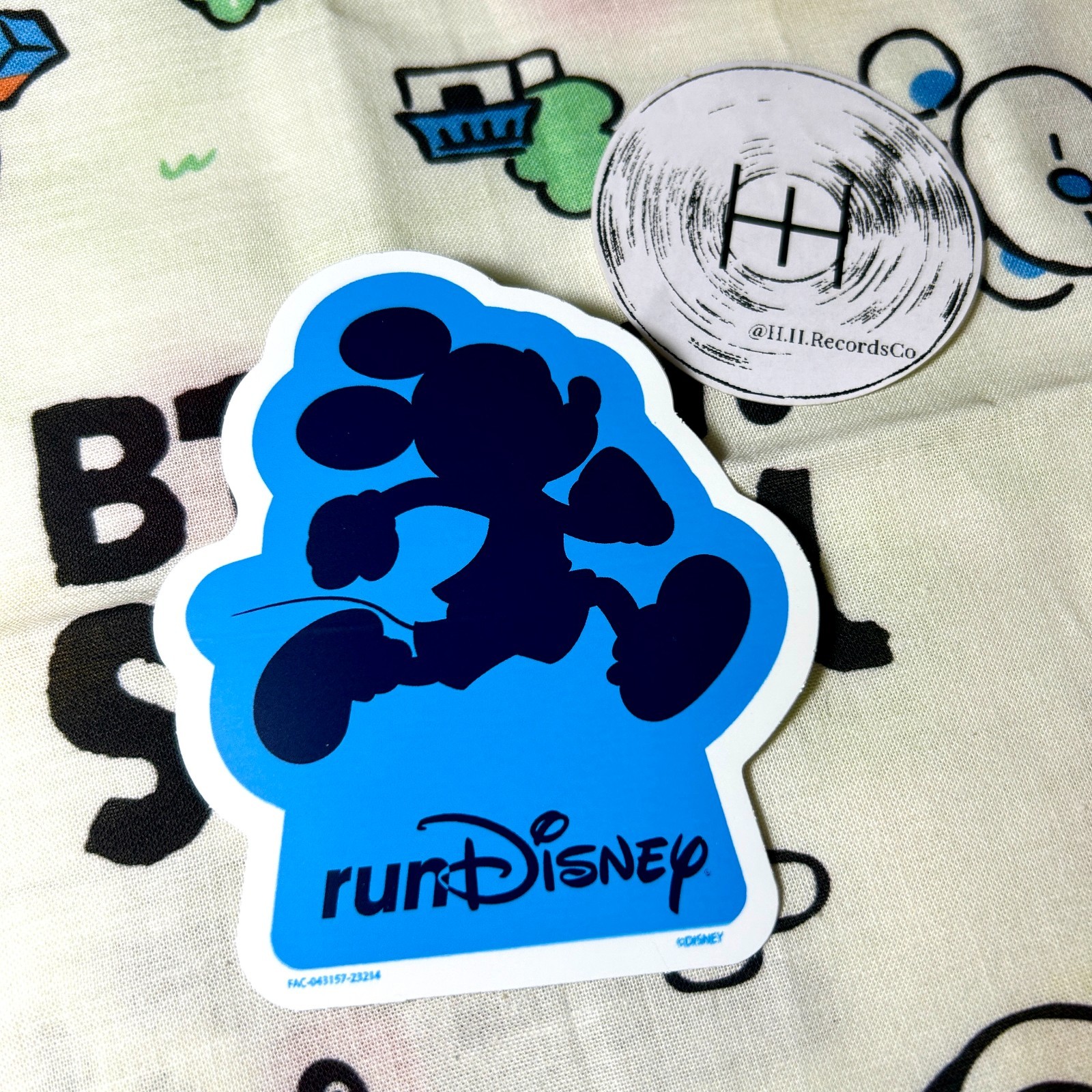 Official Disney Mickey Mouse runDisney Disneyland Blue 3×3.5 Vinyl Sticker Decal