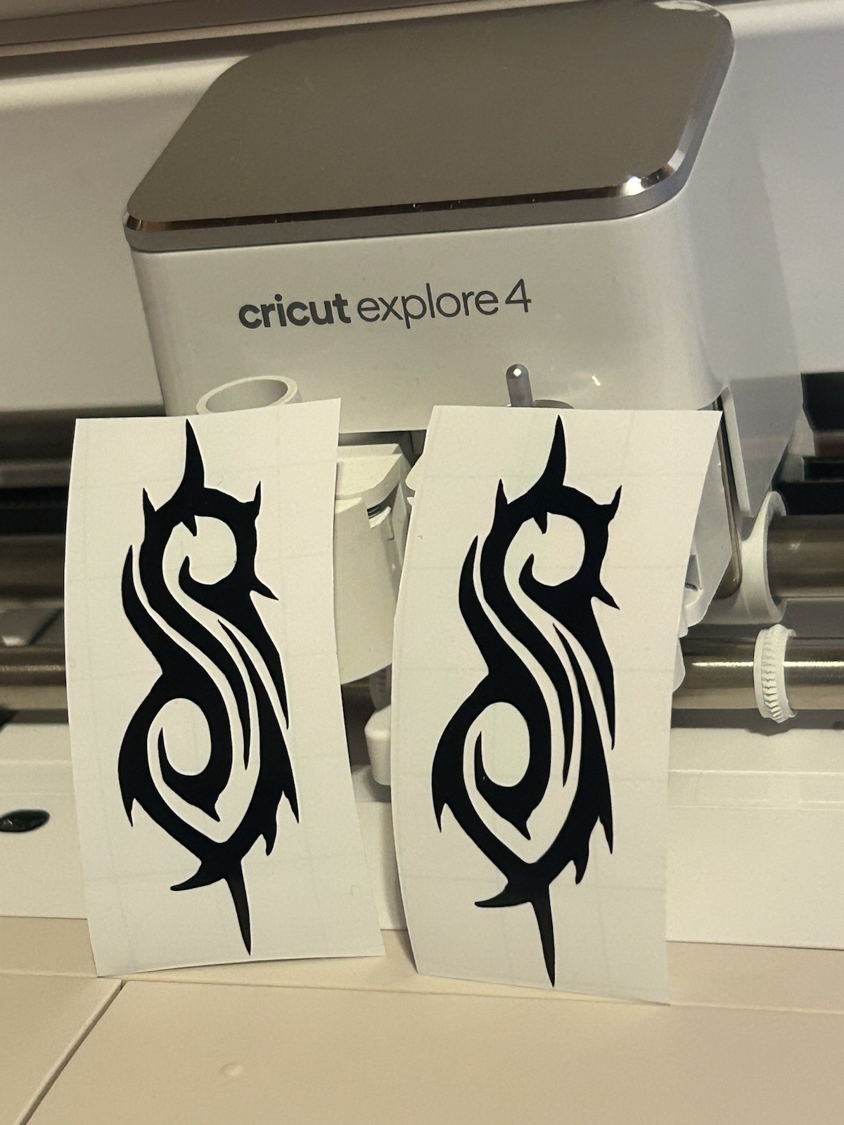 6 vinyl decals. slipknot and KORN