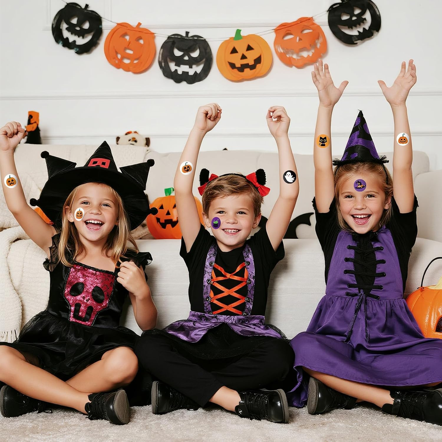 1000 Pcs Halloween Stickers | 1.5 Inch round Pumpkins, Bats, Spiders, Ghosts, Ca