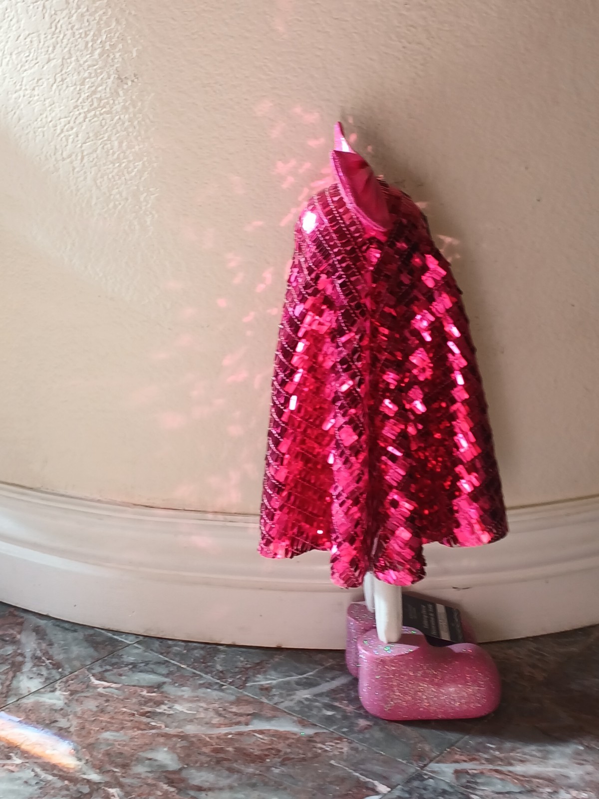 Mini Hot pink Figurine for Decoration