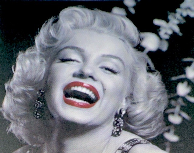 MARILYN MONROE STICKER✨💋💄❤️👠✨2 3/4” X 2”✨SEXY & BEAUTIFUL✨LEYEND✨❤️‍🔥✨💫