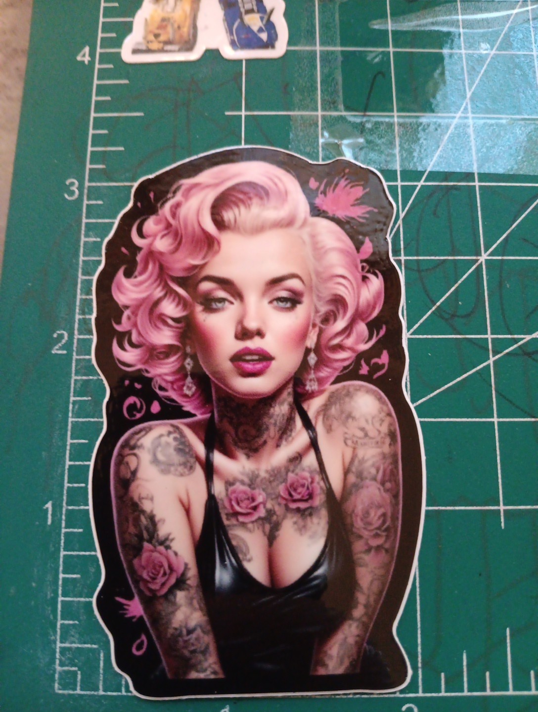 MODERN MARILYN MONROE VYNIL DIE-CUT HIGH-GLOSS STICKER 3X2 INCHES STICKER X