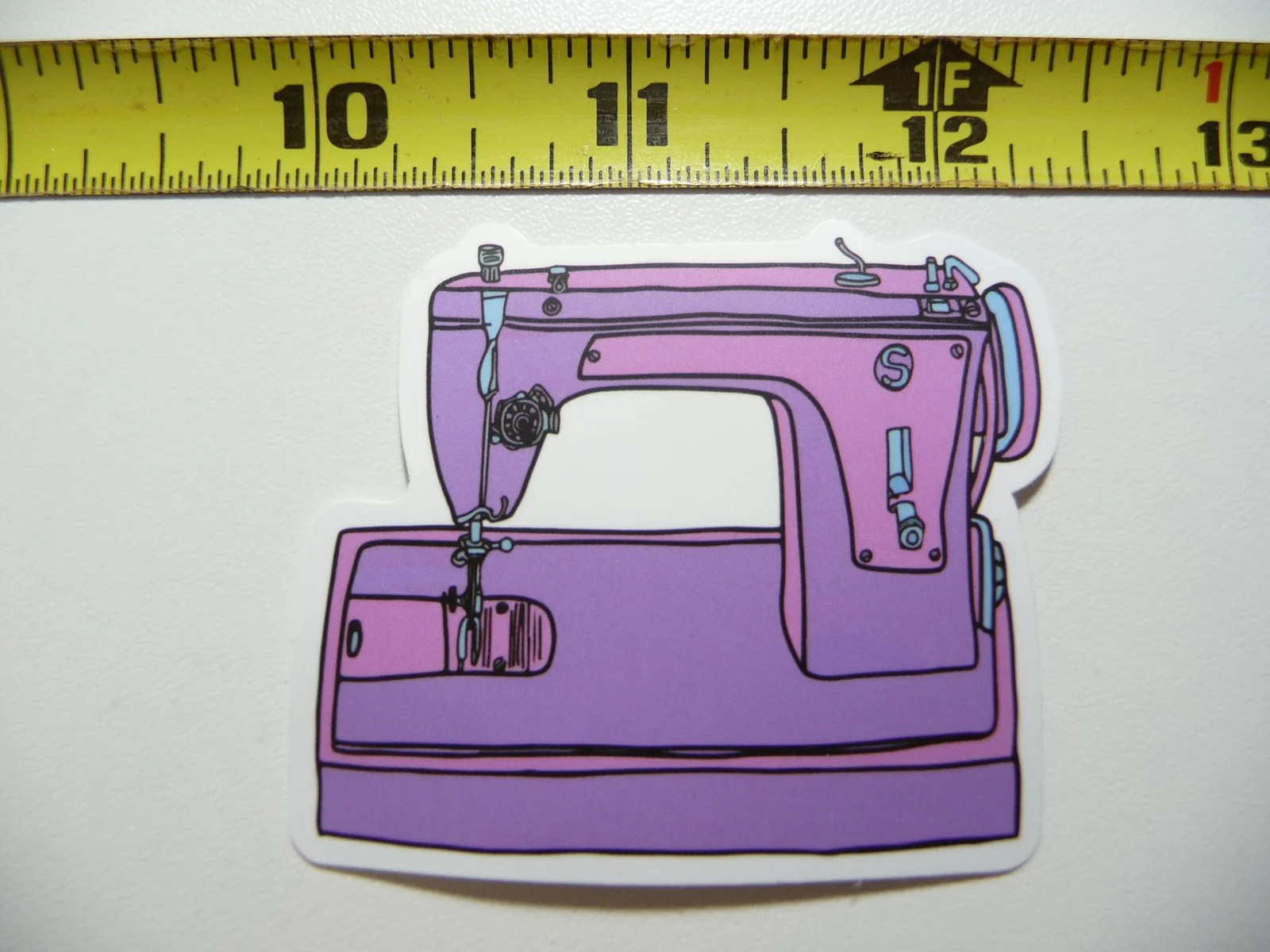 SEWING MACHINE SMALL STICKER DECAL SEWING SEW CLOTHING SEAMSTRESS FUNNY