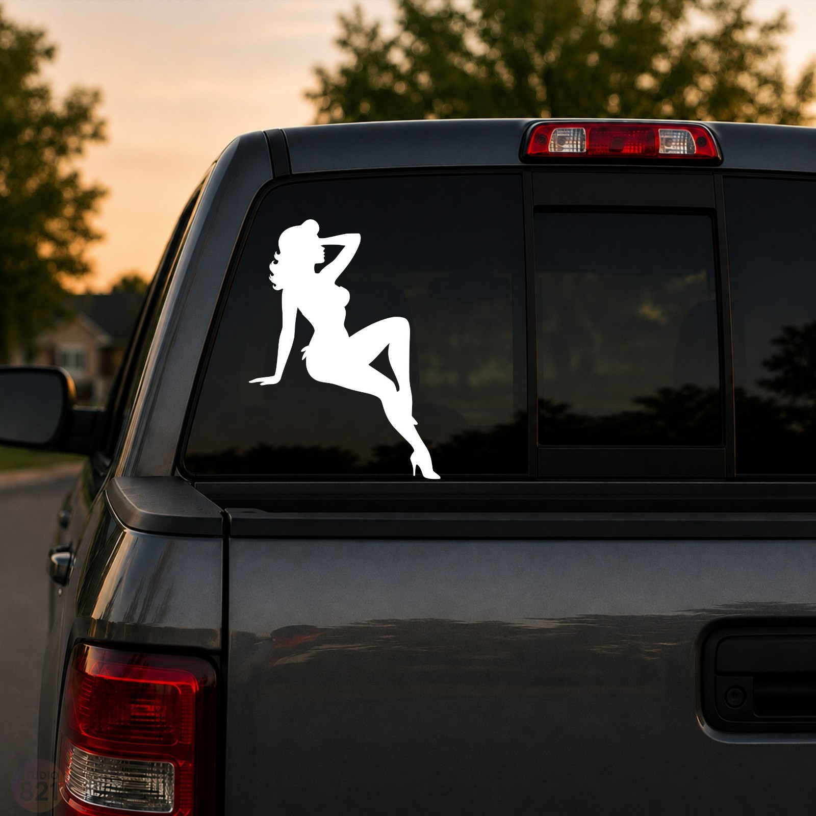 Pinup Girl Retro Cute Decal | Vintage retro girl Vinyl Sticker Car Truck