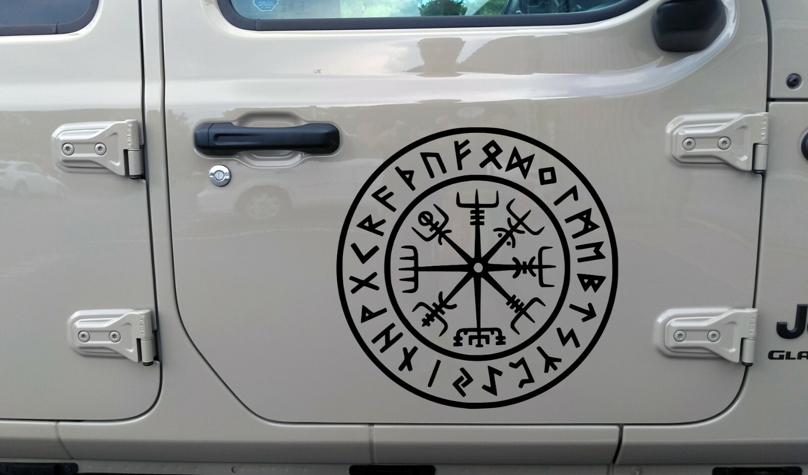 Viking Compass V9 in Runic Circle Vinyl Decal – Nordic Runes Waypost Sign