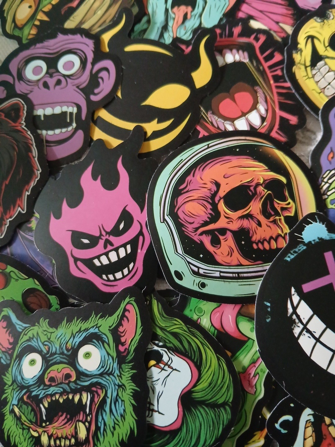 New Creepy Horror Skulls Stickers 25 Randomly Picked…all Different