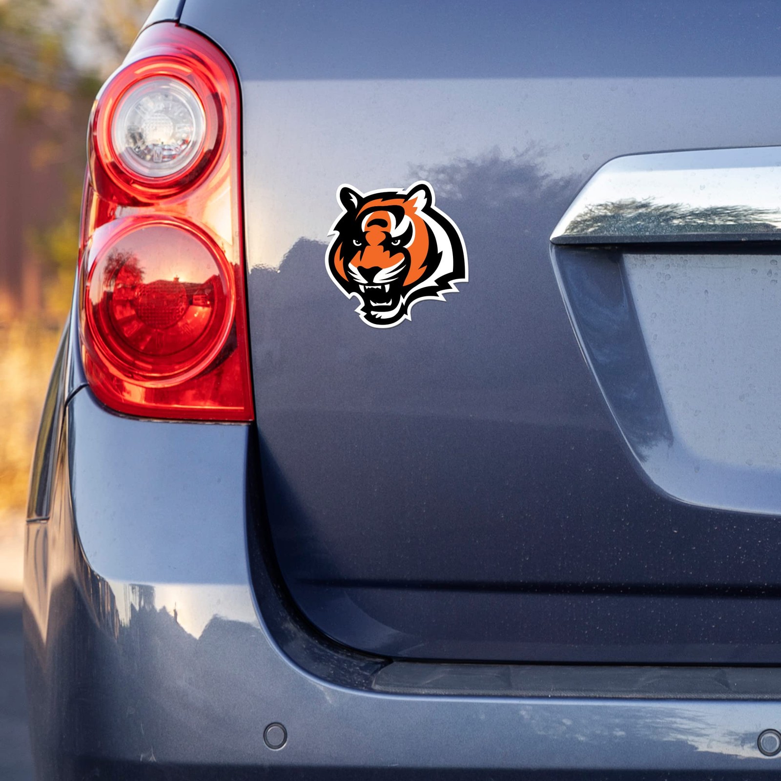 Team Logo Decal 5×7 Inches Durable Vinyl Wall Art for Sports Fans