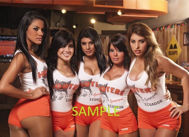 HOOTERS #4 SERVER GIRLS GLOSSY MAGNET REFRIGERATOR MAN CAVE CHRISTMAS GAG GIFT