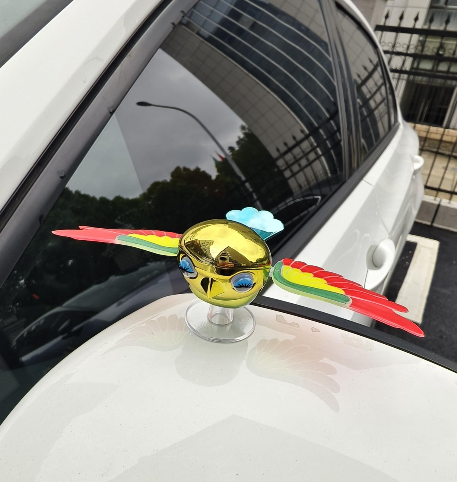 "Flying Birds Car Stickers for Hood, Roof, Mirror, Trunk – 1PCS (Red Green)"