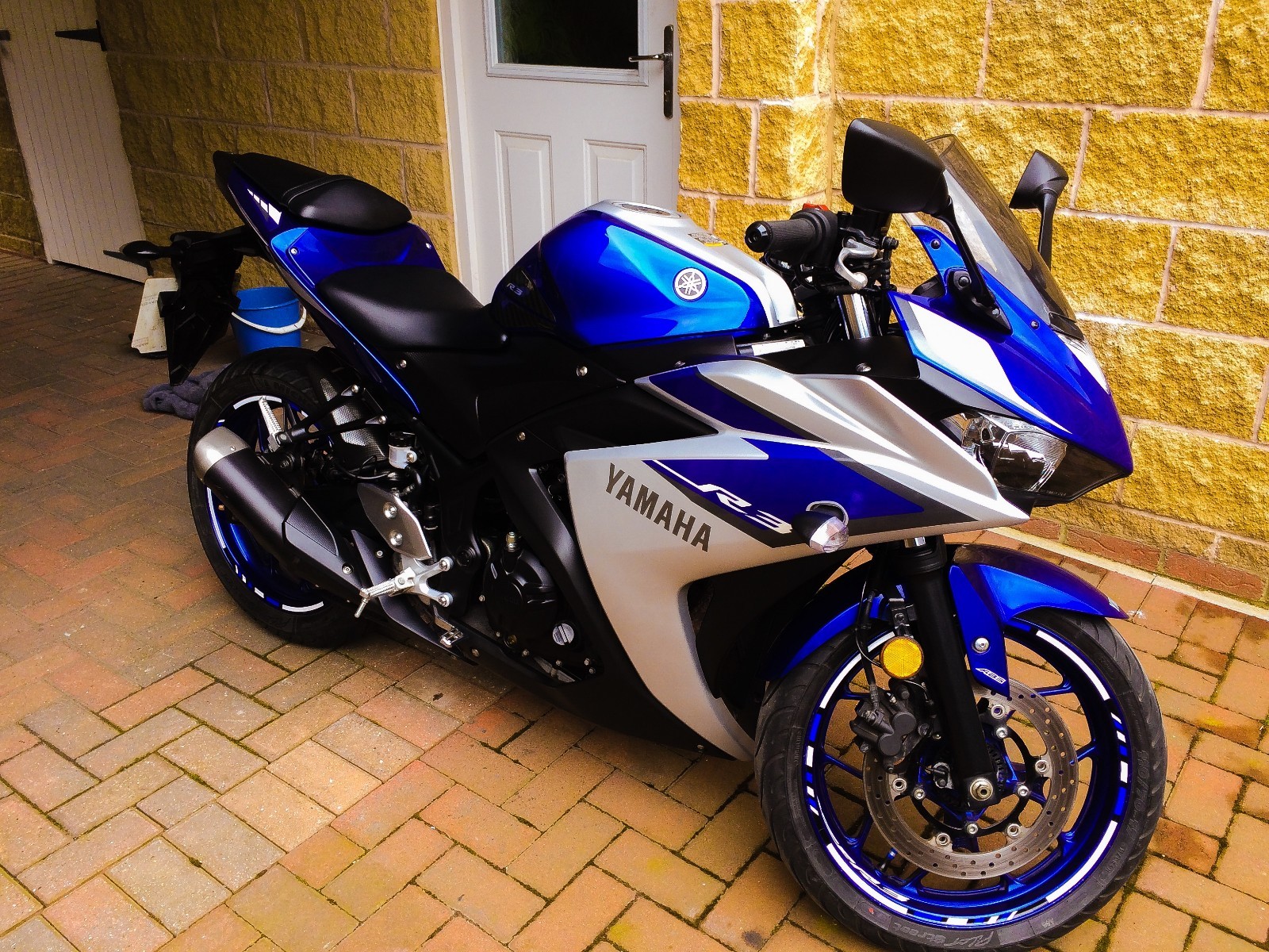 17" MOTORCYCLE RIM STRIPES WHEEL DECALS TAPE STICKERS HONDA CBR 1000RR FIREBLADE