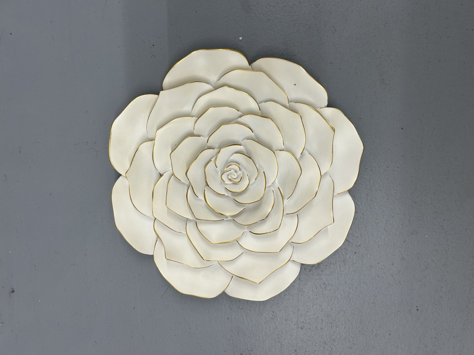Brewster Home Fashions 3-D White & Gold Flower Wall Decoration Vintage