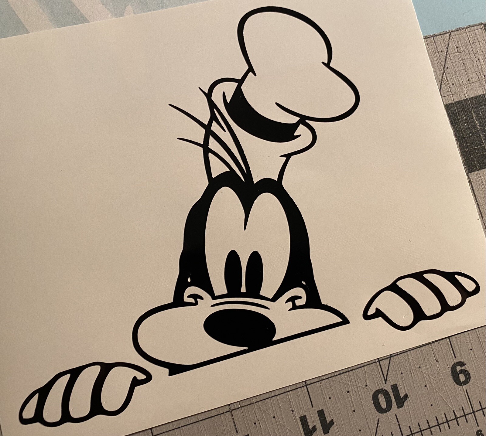 Vinyl Decal for Window – Peeking Goofy (Disney)