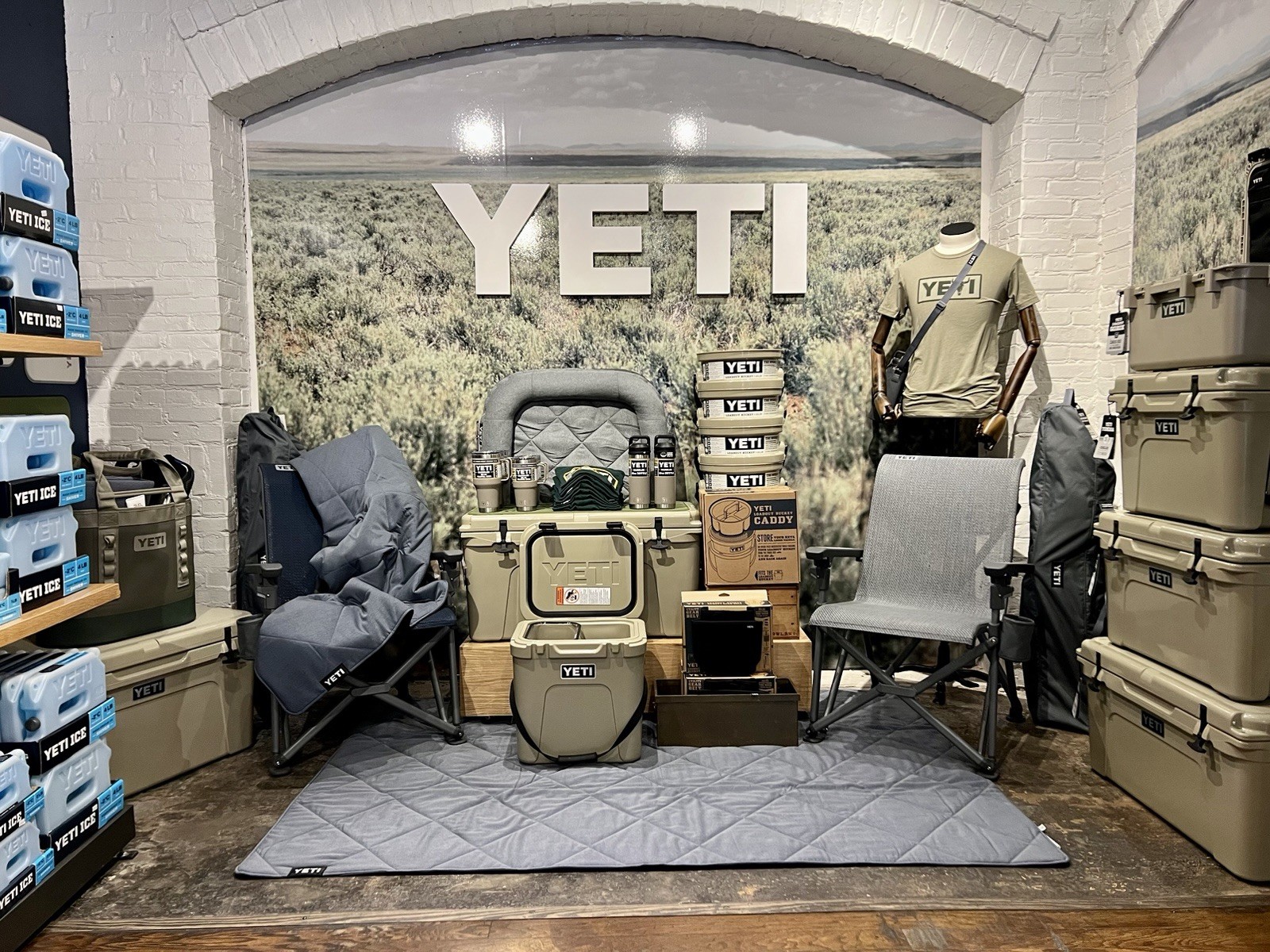 YETI Coolers Retail Store Letters