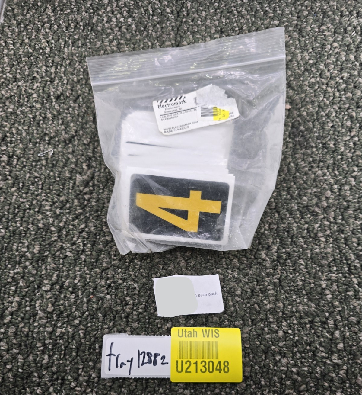 (QTY 100) Electromark SCE80430051 Yellow on Black Engineering Gr Reflective No.4