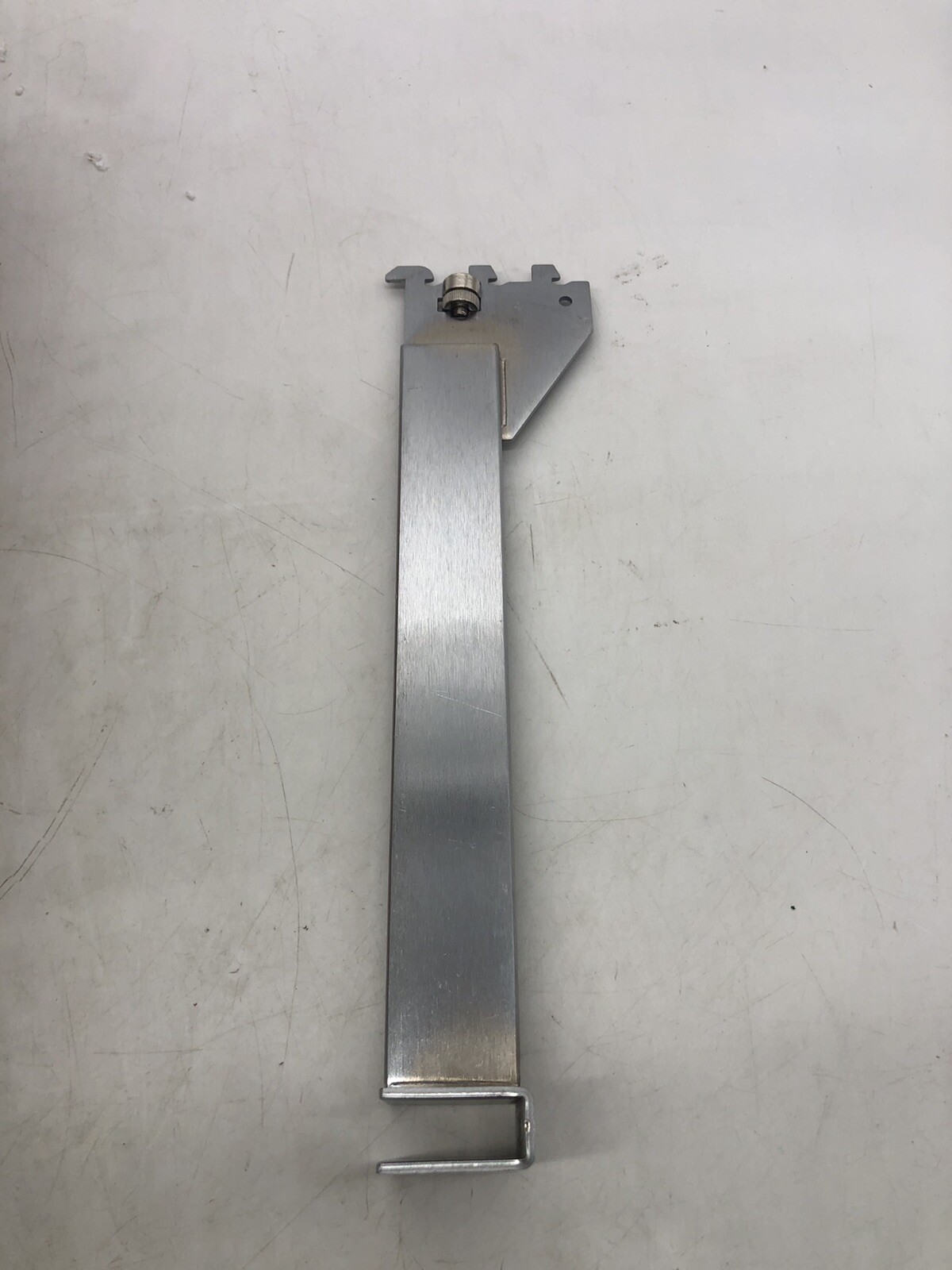 Econoco CR12-SC 12" Long Rectangular Hangrail Bracket (Pack of 25)