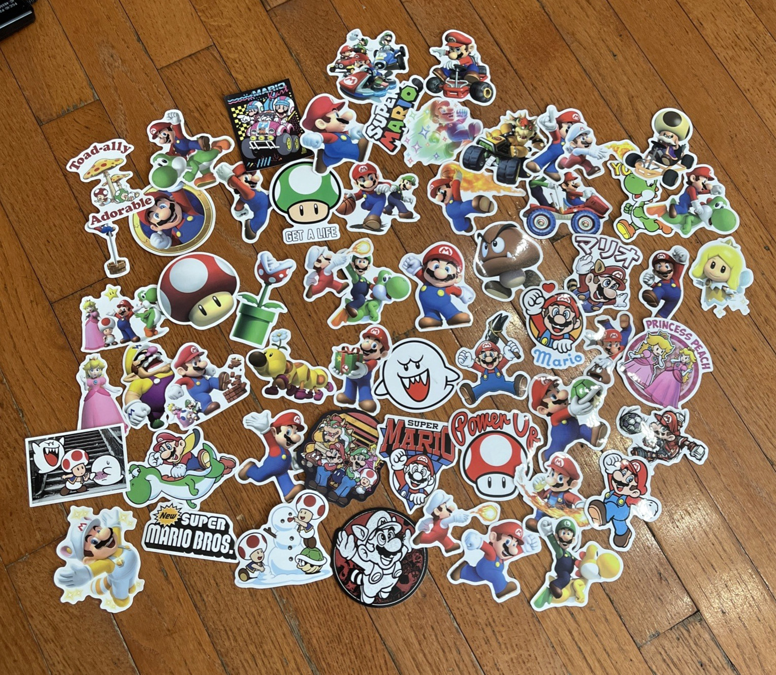 ~NEW!! Huge Lot of Super Mario Kart Stickers Wall Decals Luigi Peach Yoshi