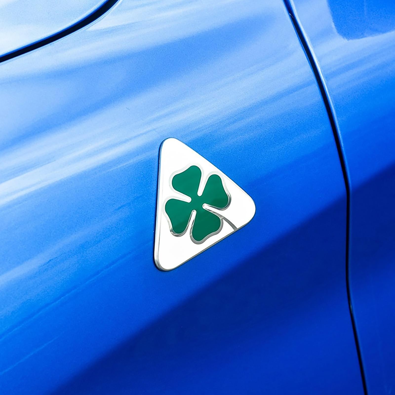 3D Four-Leaf Clover Micro-Stamp Decorative Sticker for Alfa Romeo Giulia Stel…