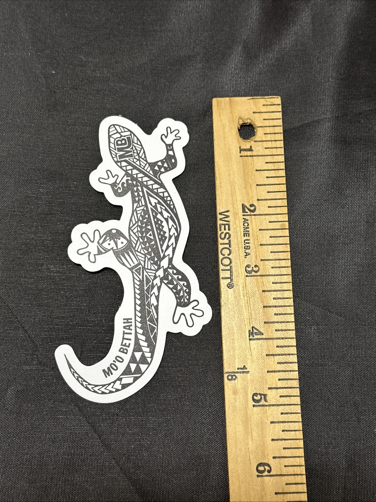 Mo’ Bettahs Hawaiian Food Sticker Black White Gecko Iguana Mo’o Bettah Aztec