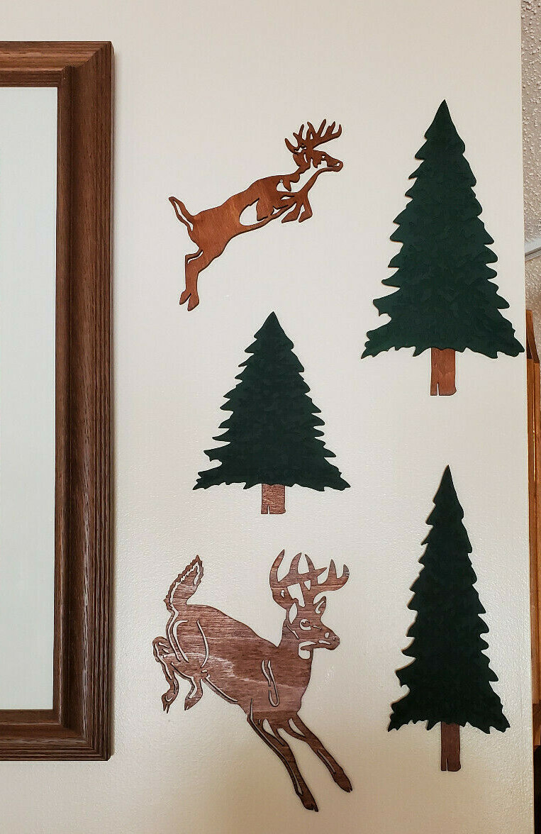 Beautiful Custom made Whitetail Buck accent for your picture arrangements.
