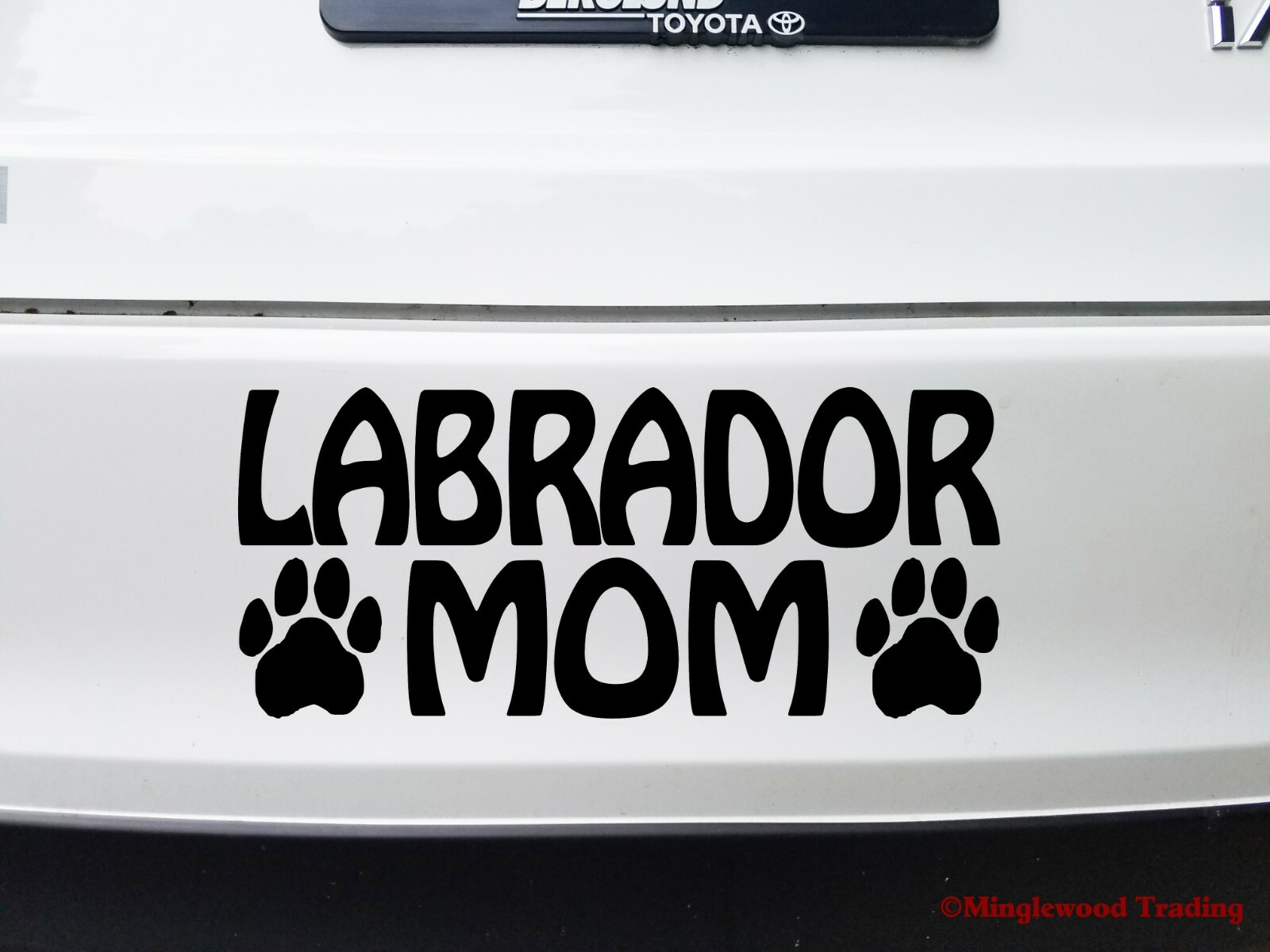 LABRADOR MOM Vinyl Decal Sticker Paw Prints Chocolate Yellow Black Lab Retriever