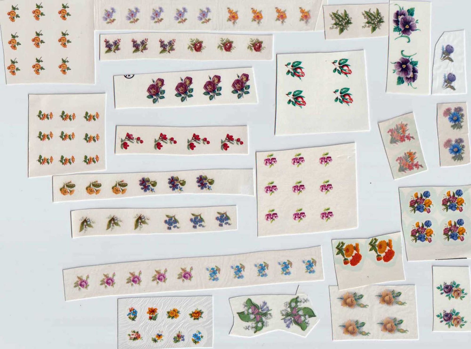 Mini Vintage Assorted Flower Decals (100+) 1/4"-5/8" ceramic waterslide transfer