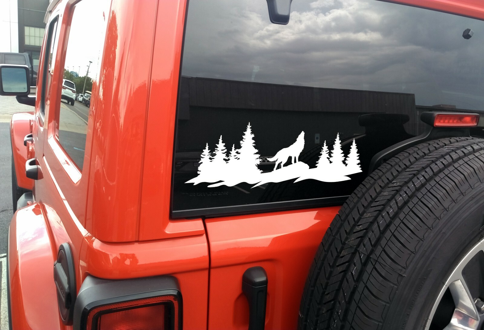 Wolf Howling Forest Scene V2 – Camping RV Truck 4×4 Graphics – Die Cut Sticker
