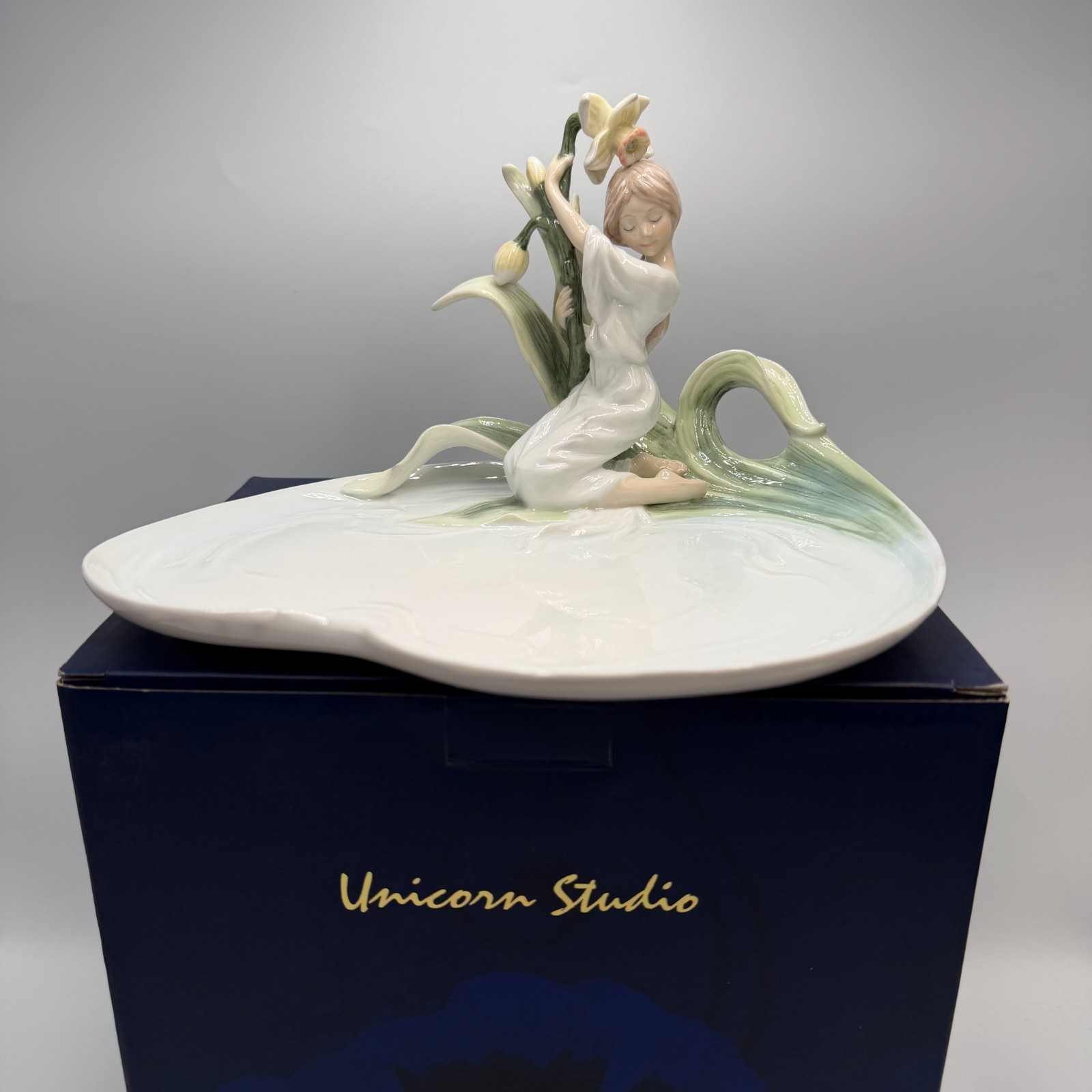 Elegant Porcelain Girl Daffodil Vanity Jewelry Trinket Tray Figurine Dish