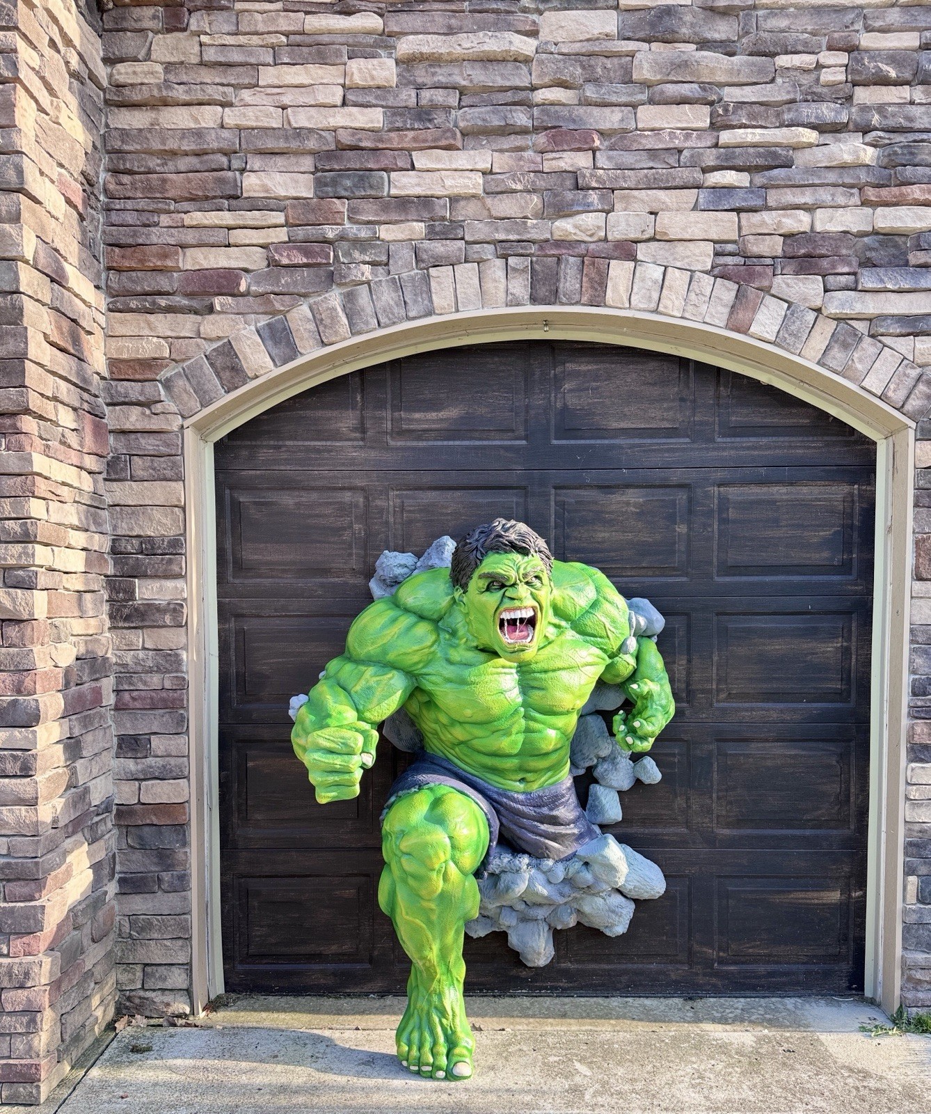 Hulk LIFE-SIZE 3D wall buster. 3D printed and hand painted