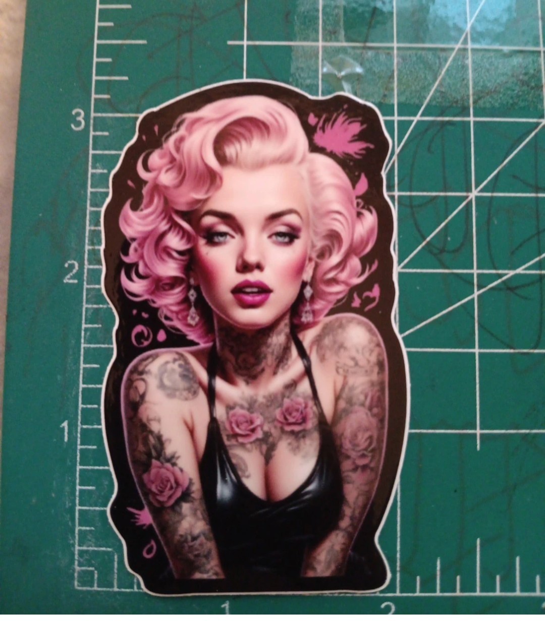 MODERN MARILYN MONROE VYNIL DIE-CUT HIGH-GLOSS STICKER 3X2 INCHES STICKER X