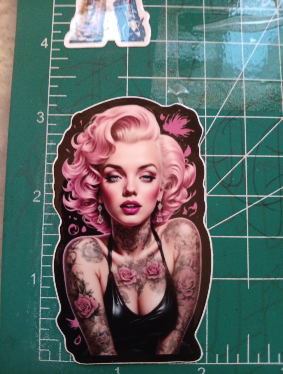 MODERN MARILYN MONROE VYNIL DIE-CUT HIGH-GLOSS STICKER 3X2 INCHES STICKER X