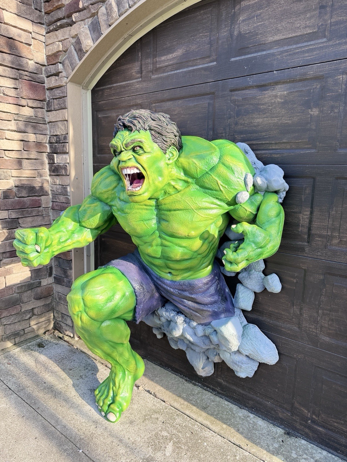 Hulk LIFE-SIZE 3D wall buster. 3D printed and hand painted