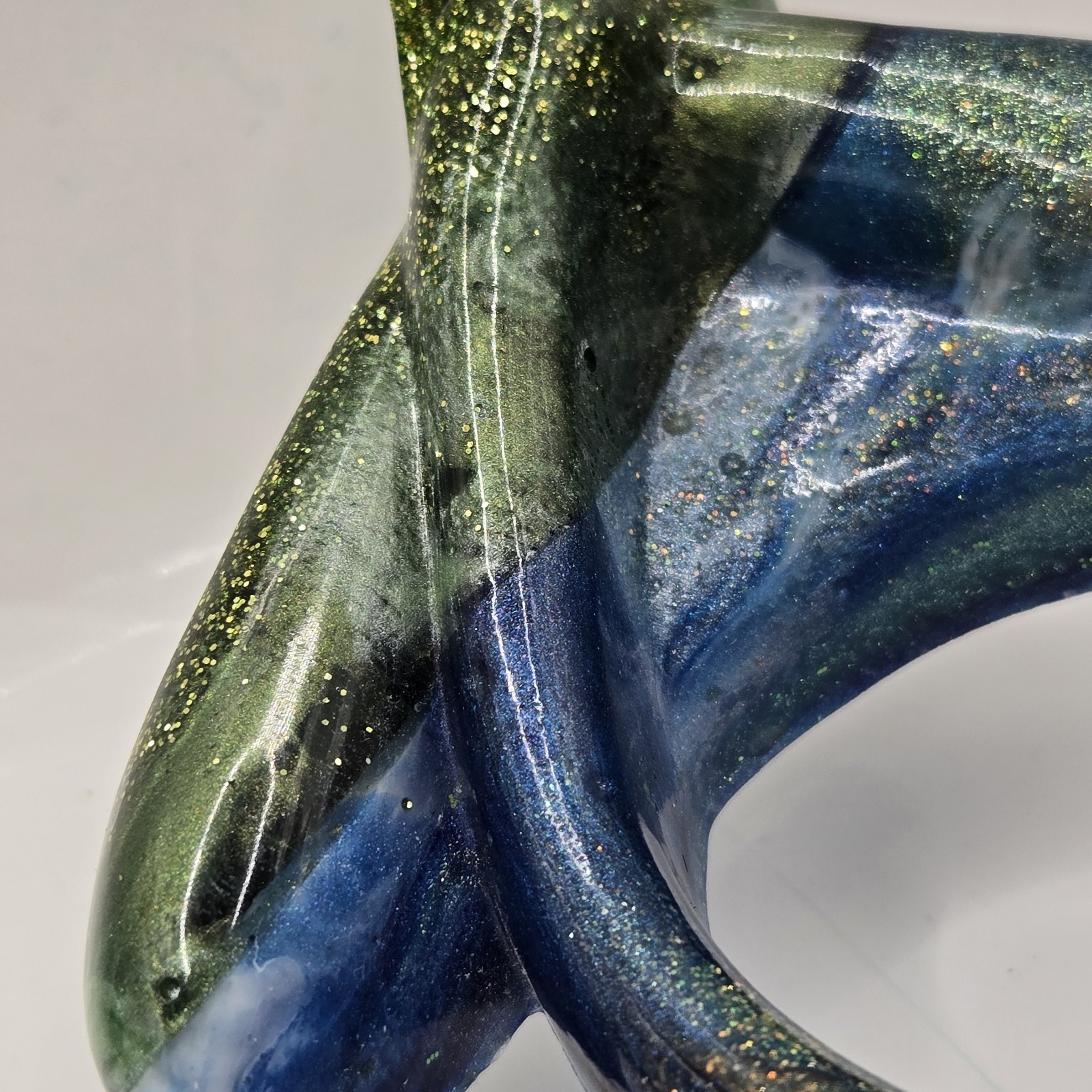 Home Decor Set of 2 Resin Graffiti Thinker Statues Accent Abstract Glitter 5"H