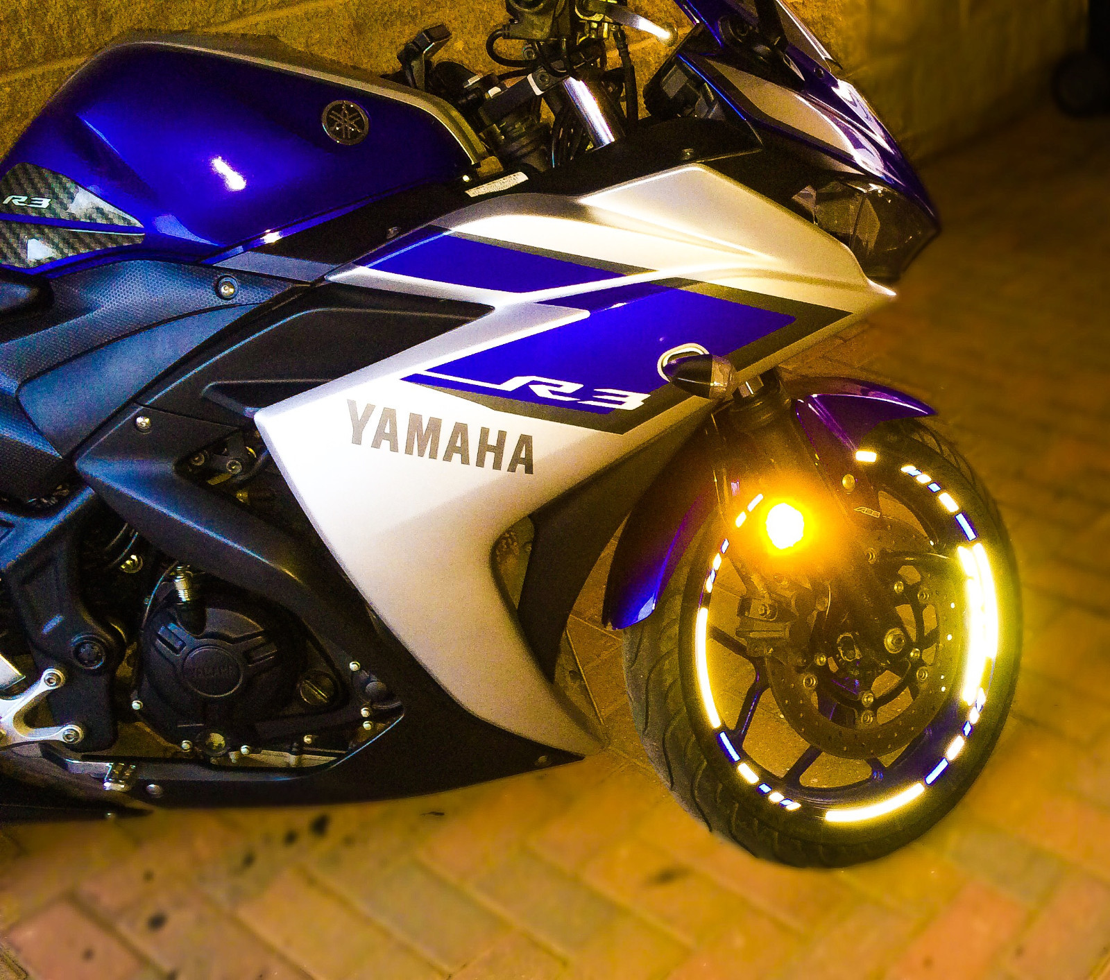 REFLECTIVE RIM STRIPES WHEEL DECALS TAPE STICKERS YAMAHA FZ1 FZ6 FZ-07 FZ-09 MT