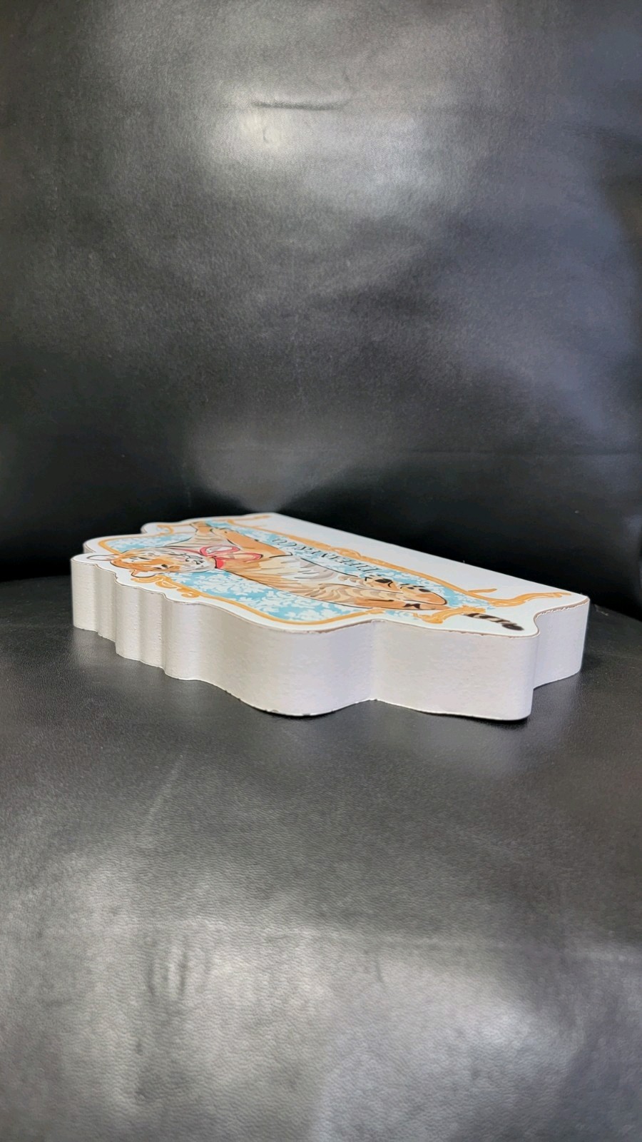 Tiffany & Co Wooden Sign Home Decor Meditating Tiger with Pink Bow 8" x 5" X 1"